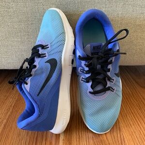 Nike Flex TR 7 Women’s running shoes sneakers 6.5 EEUC
